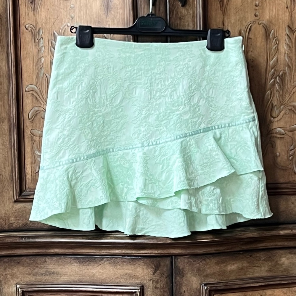 Bebe NWT Pastel Mint Green Asymmetric Ruffle Jacquard Skirt Sz